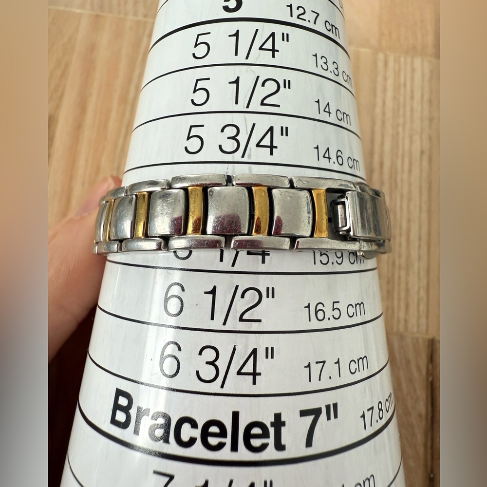 Citizen eco-drive ladies dainty two toned solar power watch - Picture 13 of 13